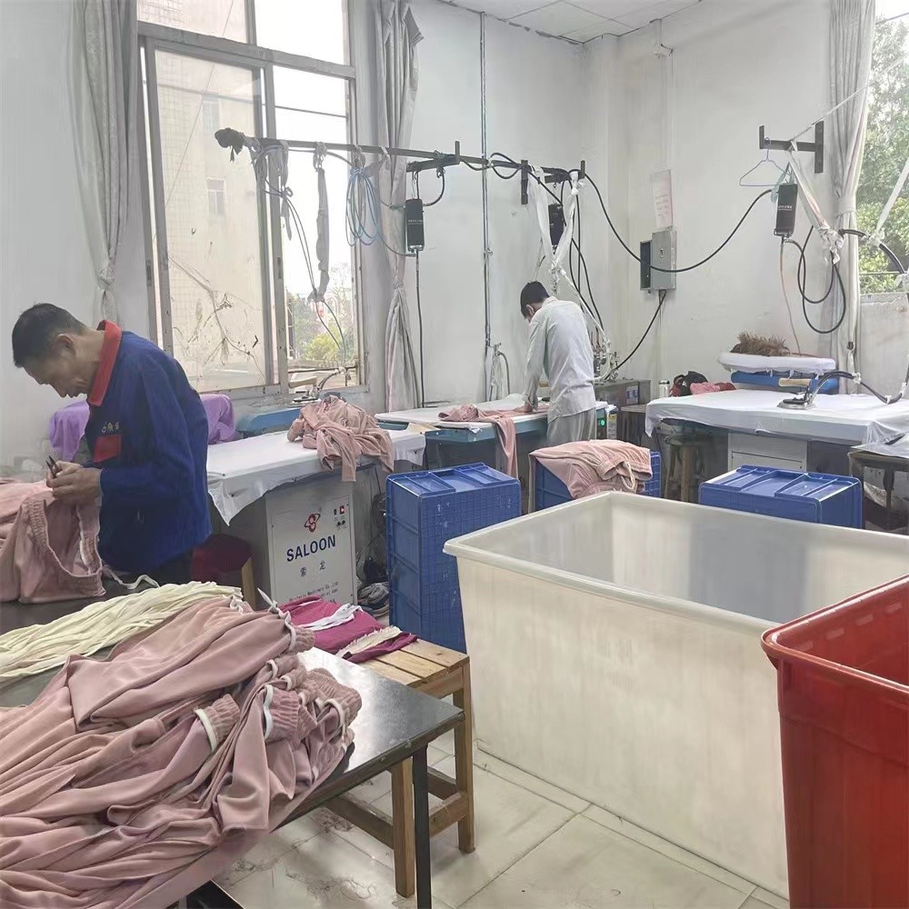 Guangzhou Vinas clothing technology Co., LTD কারখানা উত্পাদন লাইন