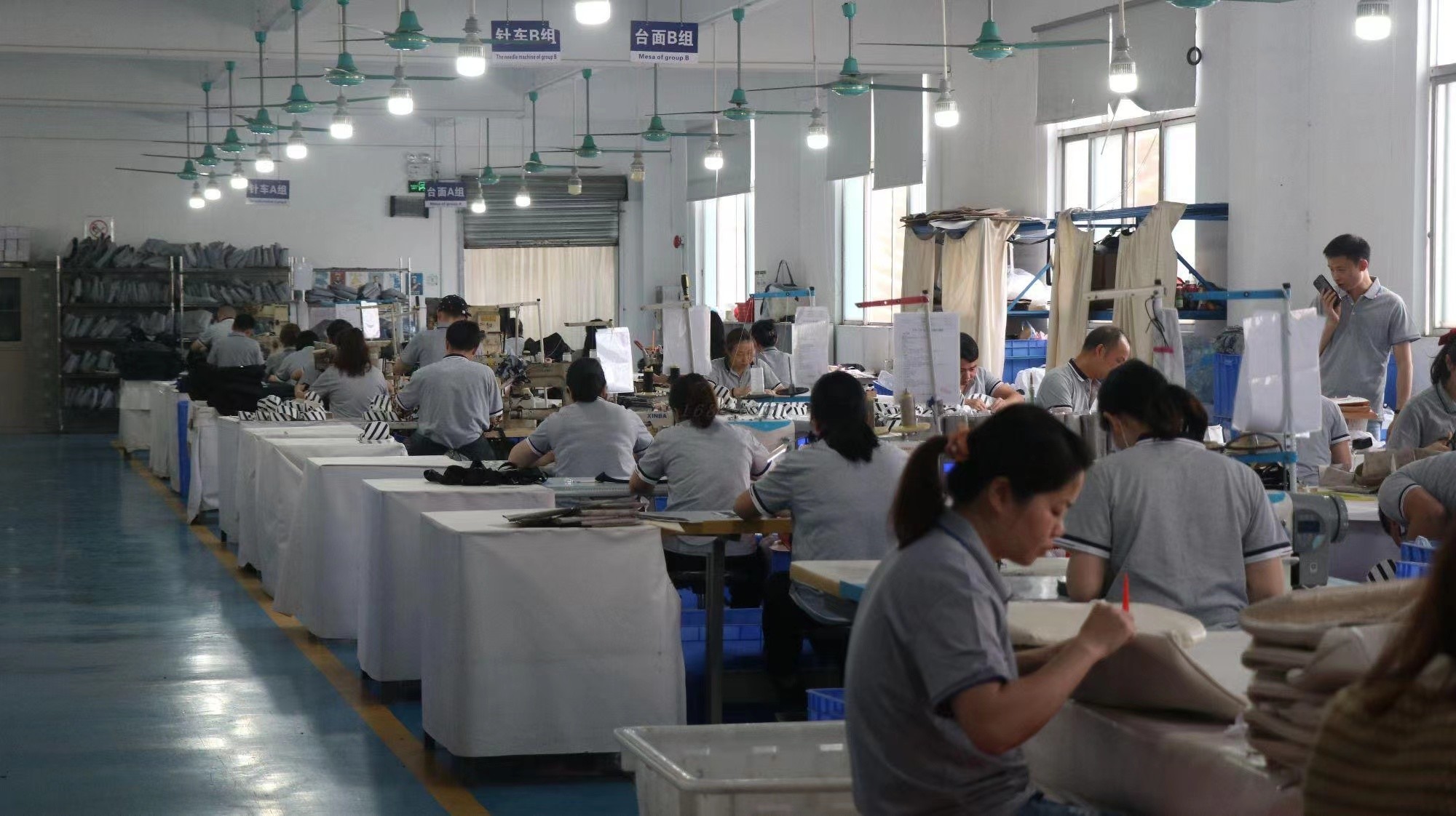Guangzhou Vinas clothing technology Co., LTD কারখানা উত্পাদন লাইন